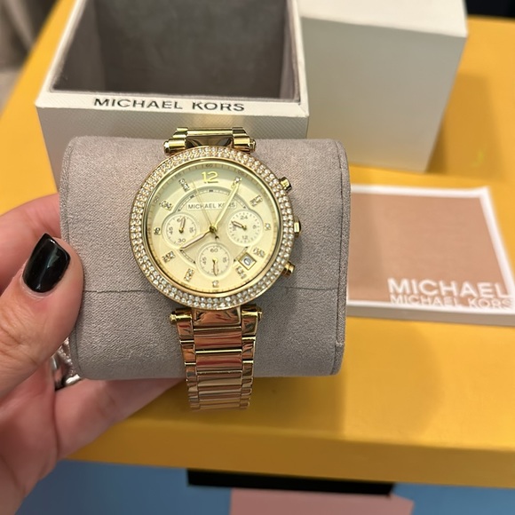 Michael Kors gold watch - Picture 2 of 3